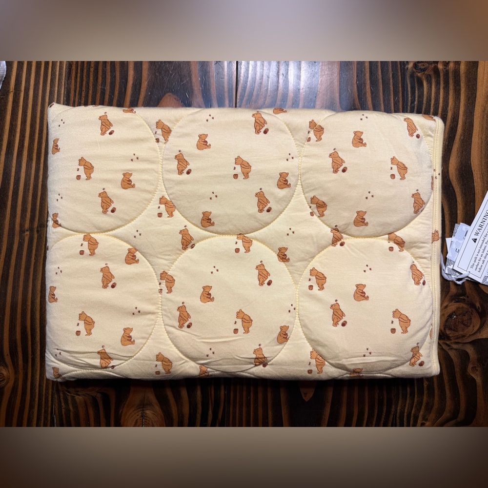 NWT Kate Quinn Pooh Bear Quilt